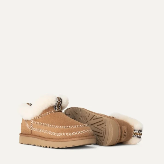 Stivaletto Ugg ULTRA ALPINE  in camoscio color nocciola